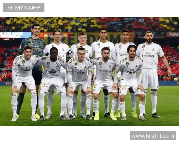 皇家马德里足球明星闪耀赛场再创辉煌展现无与伦比的实力与魅力 皇家马德里足球明星闪耀赛场再创辉煌展现无与伦比的实力与魅力