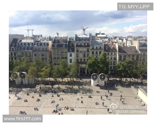 足球巨星与美女缘起：明星爱情故事背后的真实与纷争