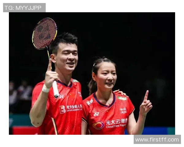 卷毛球星引领足球新时代 力量与技巧完美结合的赛场传奇