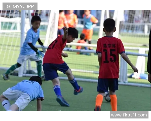 足球球星之家全面揭秘聚焦绿茵英雄生活点滴与家庭故事